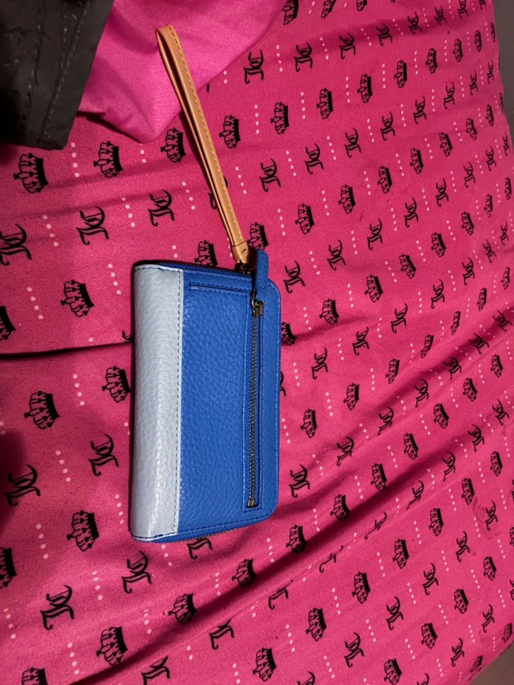 ✨ MUST-HAVE COLE HAAN WRISTLET WALLET! ✨ 💙 NEW WITH TAGS — NEVER USED! 💙